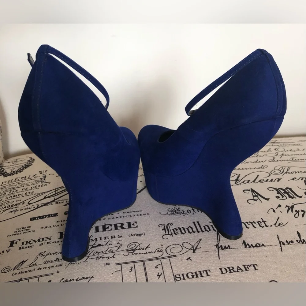 Wedges;Steve Madden;”Gravityy”;Vegan Suede;Adjustable Ankle Strap w/Buckle; Blue - Picture 5 of 9